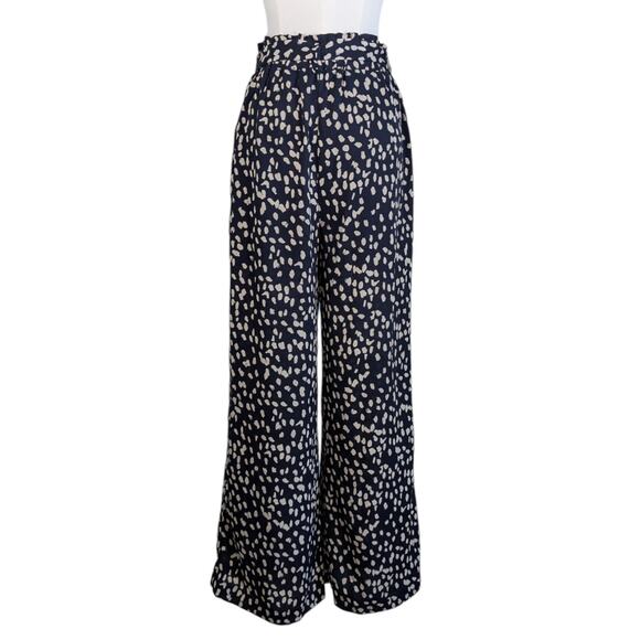 Lulu’s Spotted You Navy Blue Leopard Print Paperbag Waist Pants Women’s Medium - Picture 3 of 11